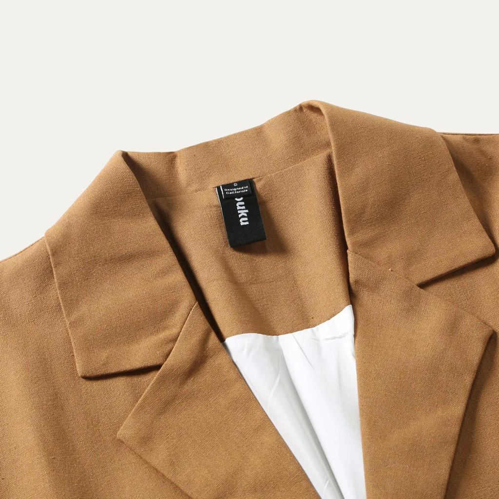 The Eureka Men’s Lightweight Smart Blazer