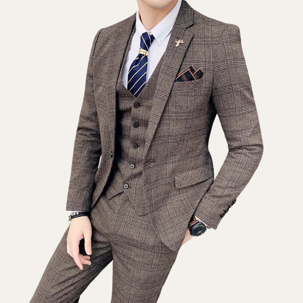 The Vigevano Men’s Plaid 3 Piece Suit – Blazer Vest and Pants Formal Set