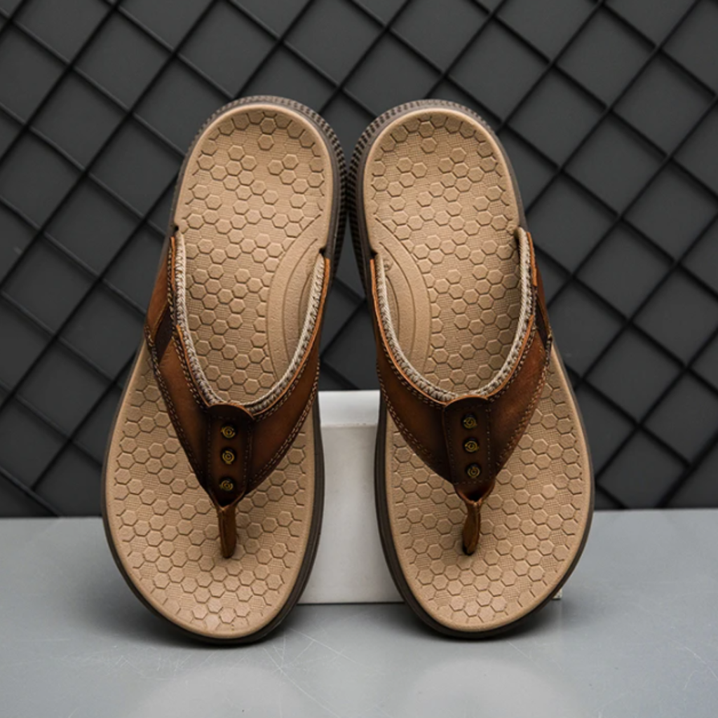 The Georgetown Men’s Arch Support Leather Flip Flops